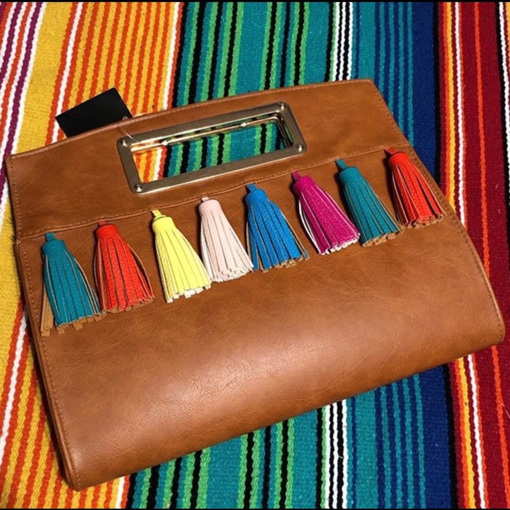 • faux leather clutch •